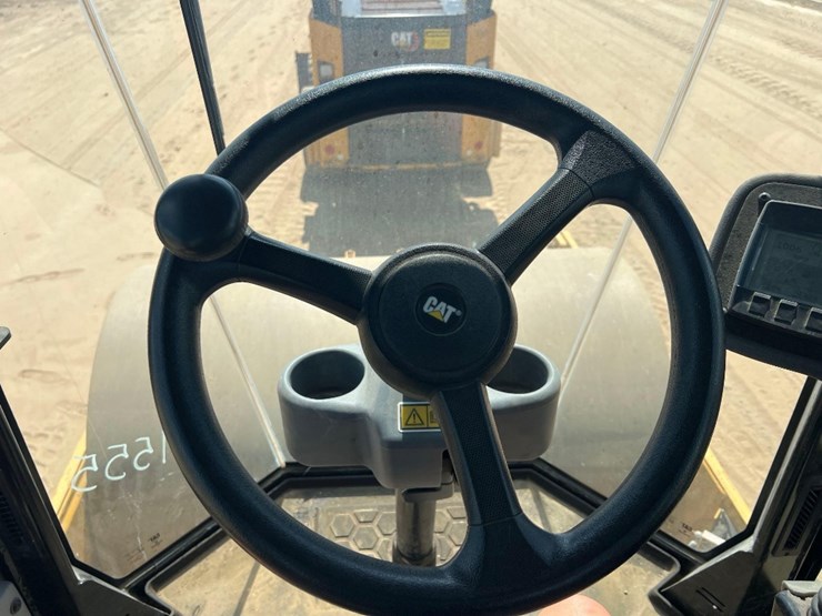 2019-caterpillar-cs44b-image-23