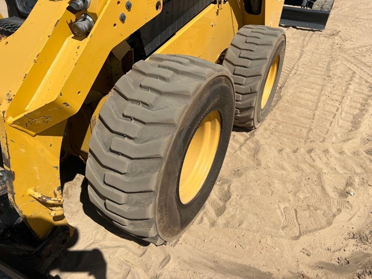 2019-caterpillar-262d3-image-12