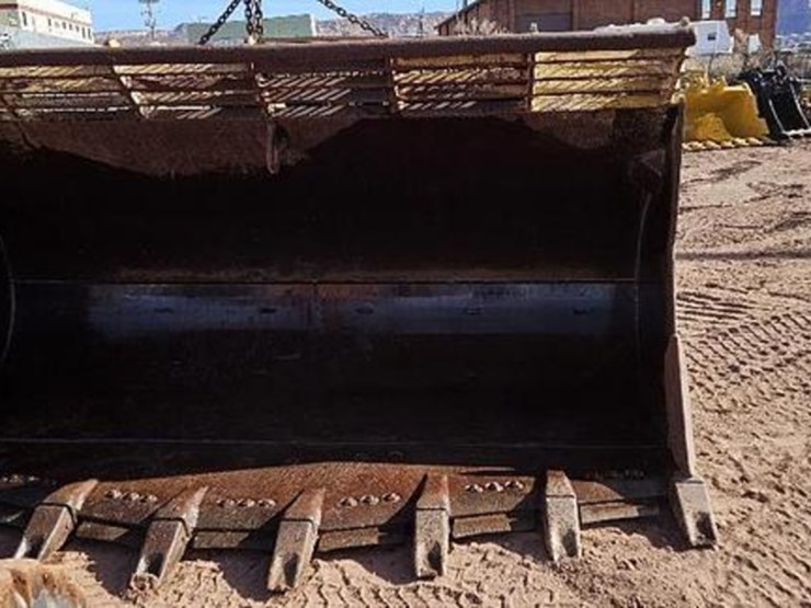 cat-988-b-loader-bucket-image-2