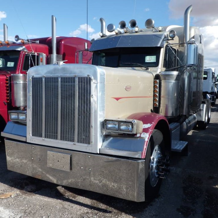 2000 PETERBILT 379