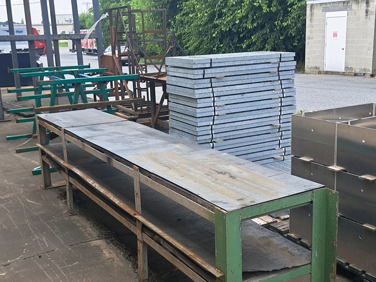 #182-•-11'1"×24"×31"-steel-table-image-2