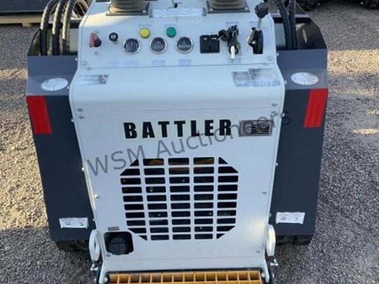 battler-st25m-6-stand-up-skid-steer-image-8