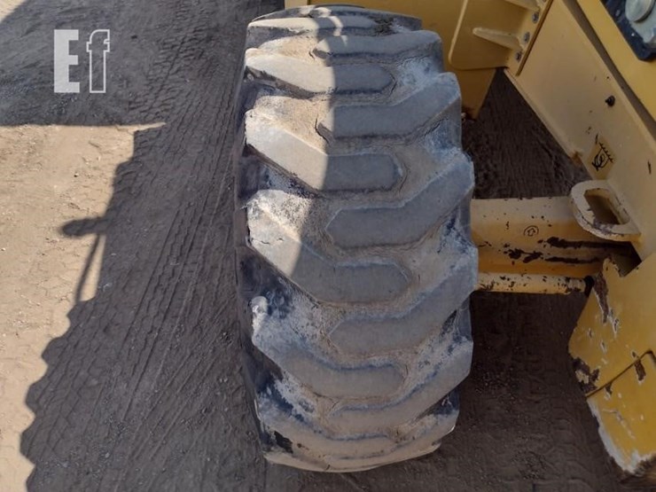 2010-deere-710j-image-24
