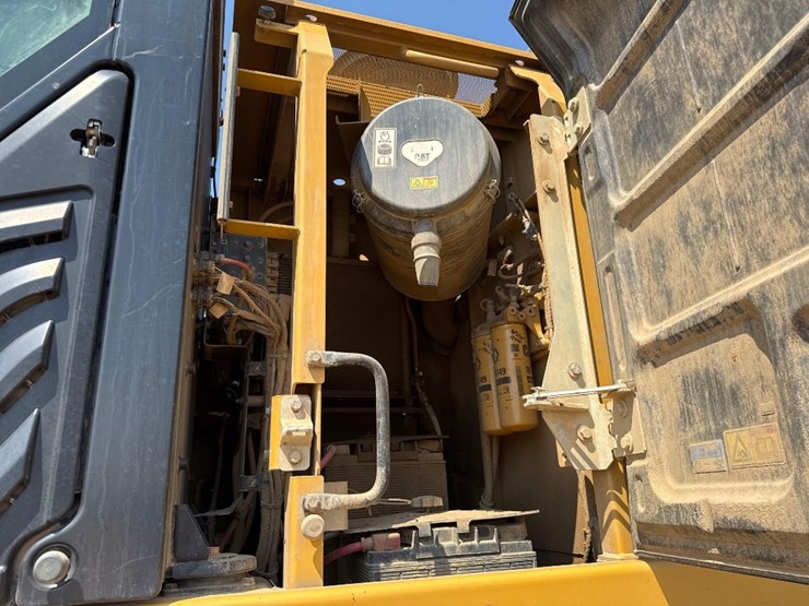 2014-caterpillar-336el-image-19