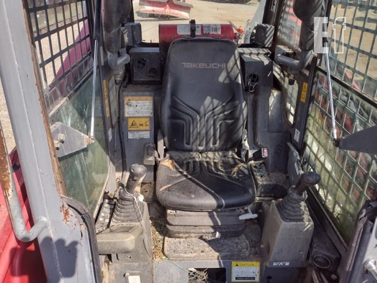 2013-takeuchi-tl12-image-10
