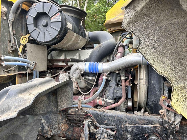2009-mack-granite-tandem-axle-dump-truck-image-16