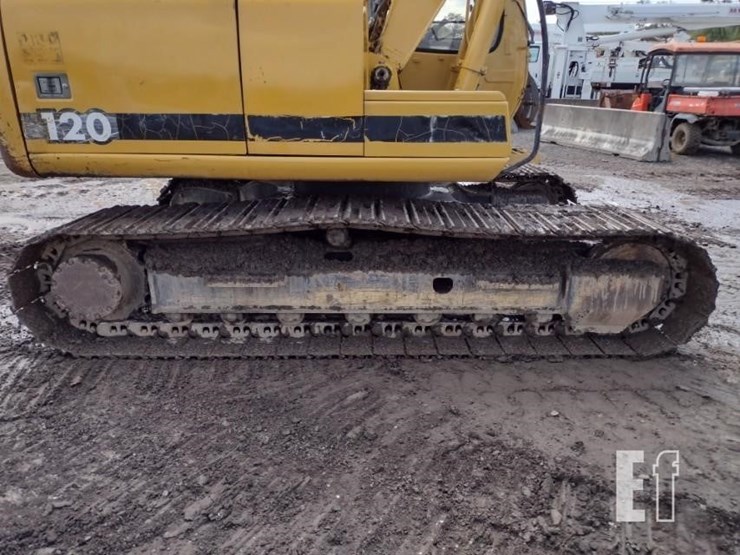 deere-120-image-21