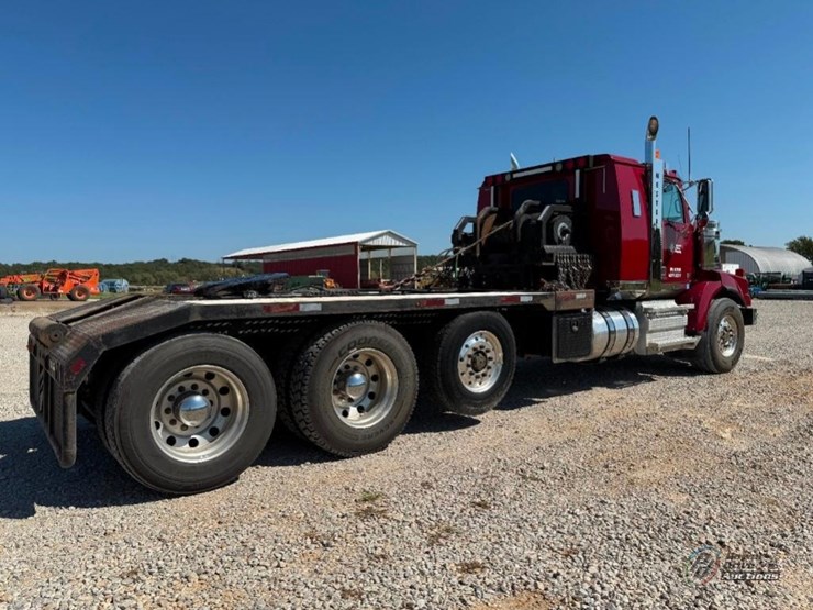2020-western-star-4900sb-image-2
