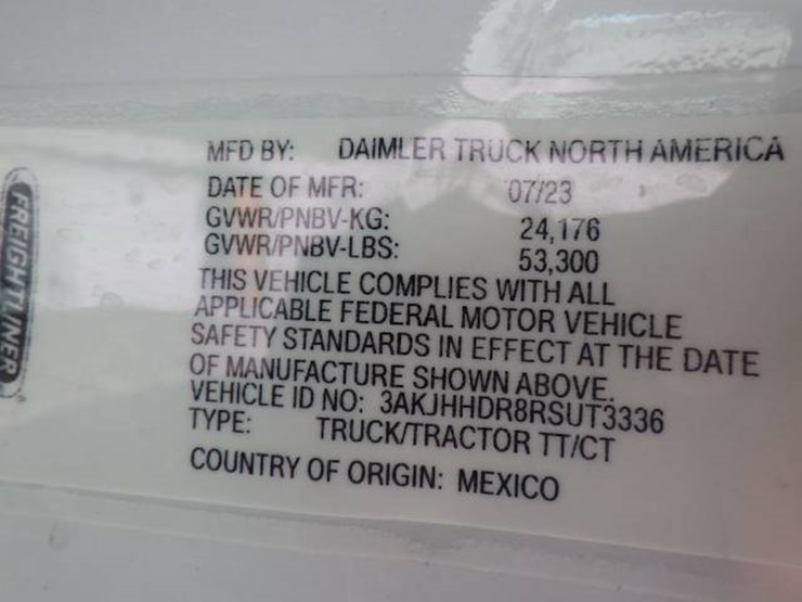 2024-freightliner-cascadia-126-image-12