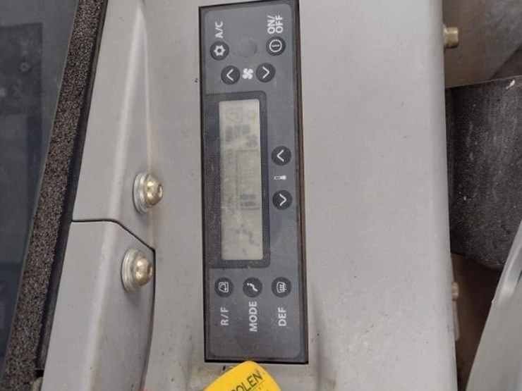 2019-deere-35g-image-10