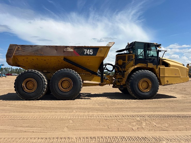 2018-caterpillar-745-image-5