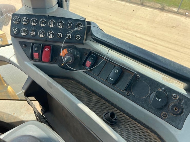 2021-caterpillar-926m-image-32