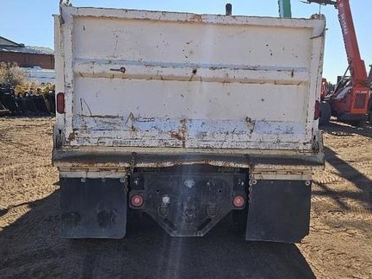 2011-freightliner-dump-truck-image-3