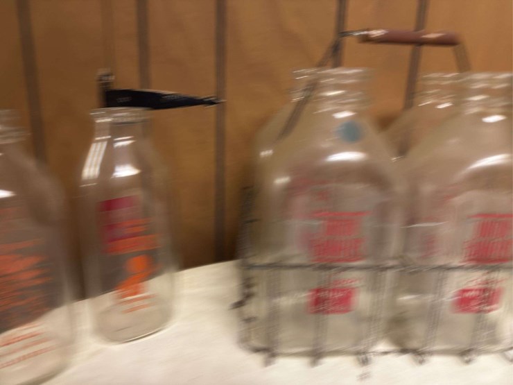 (15)-dairy-bottles-and-carriers-image-3