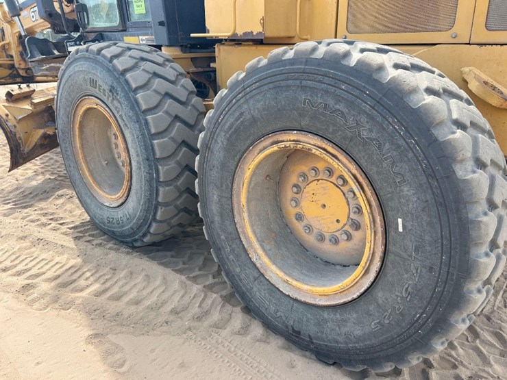 2008-deere-672d-image-30