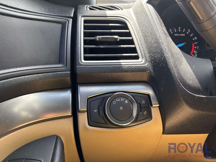 2017-ford-explorer-image-7