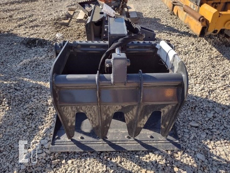 23-bobcat-36-inch-grapple-bucket-image-2