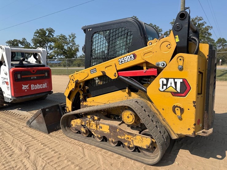 2020-caterpillar-259d3-image-8