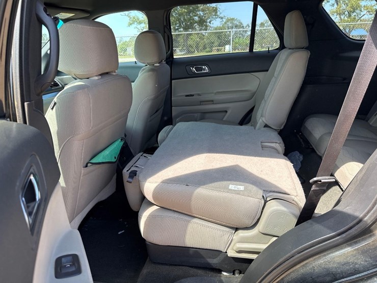 2013-ford-explorer-image-18