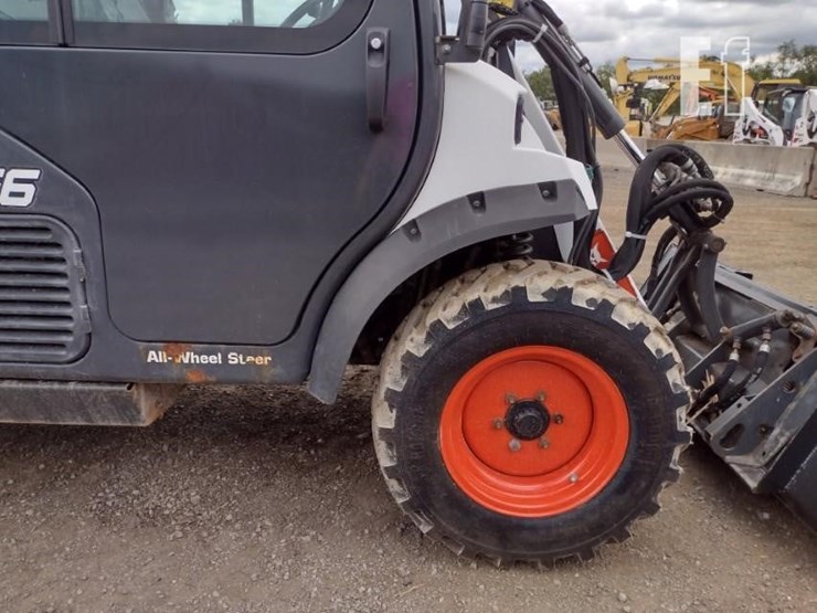 2022-bobcat-toolcat-uw56-image-22