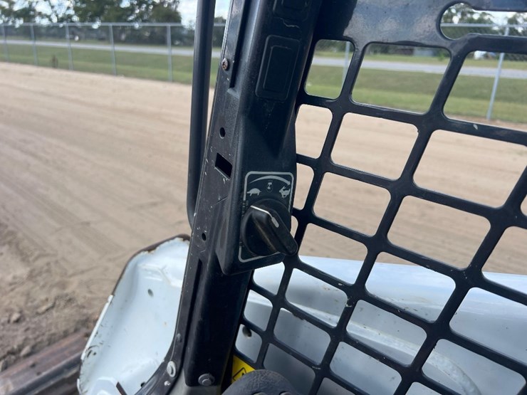 2022-bobcat-t595-image-28
