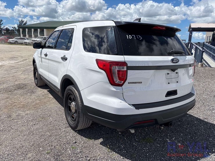2018-ford-explorer-image-5