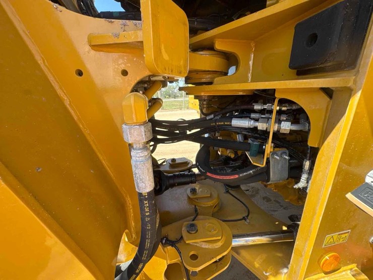 2019-caterpillar-926m-image-16