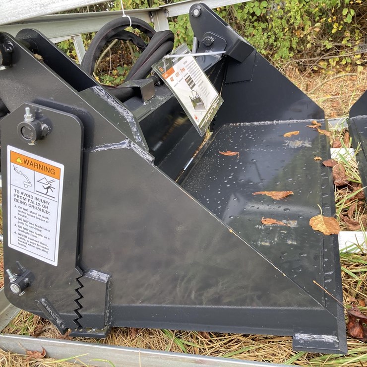 WOLVERINE MCB-11-48W MINI SKID COMBINATION BUCKET
