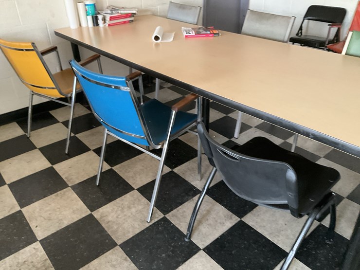 #186-•-tables,-chairs-and-refrigerator-image-5