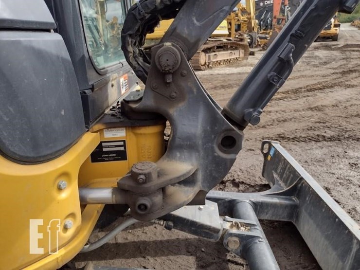 2022-deere-35g-image-25
