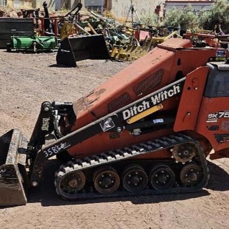 2014 DITCH WITCH SK750