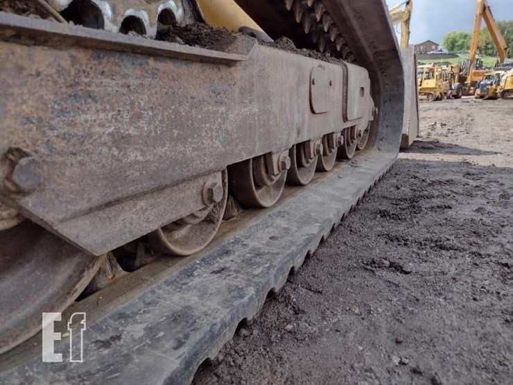 2015-deere-333e-image-31
