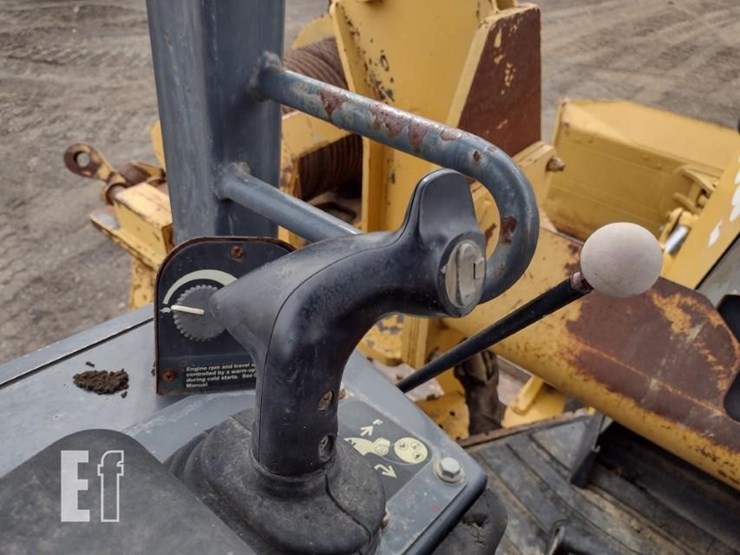 2007-deere-700j-lgp-image-12