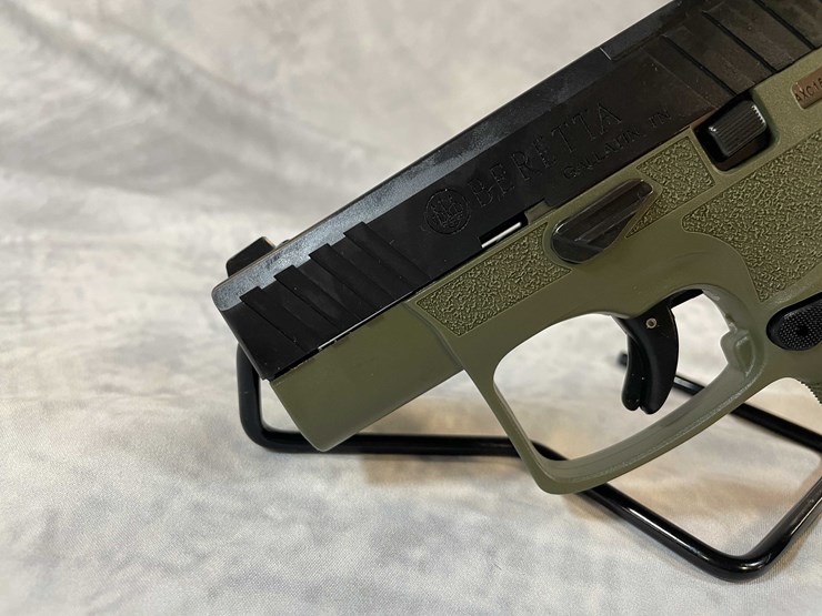 #4789-•-beretta-apx-a1-carry-9mm-luger-pistol,-sn:-axc150909-image-18