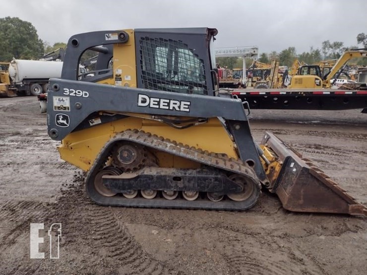 deere-329d-image-3