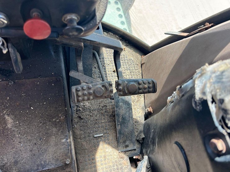john-deere-2750-image-28