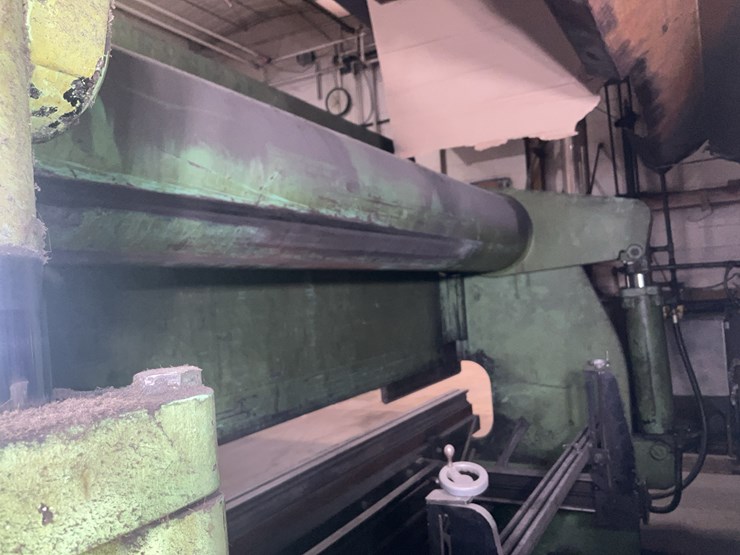 #105-•-175-ton-accur-press-brake-image-9