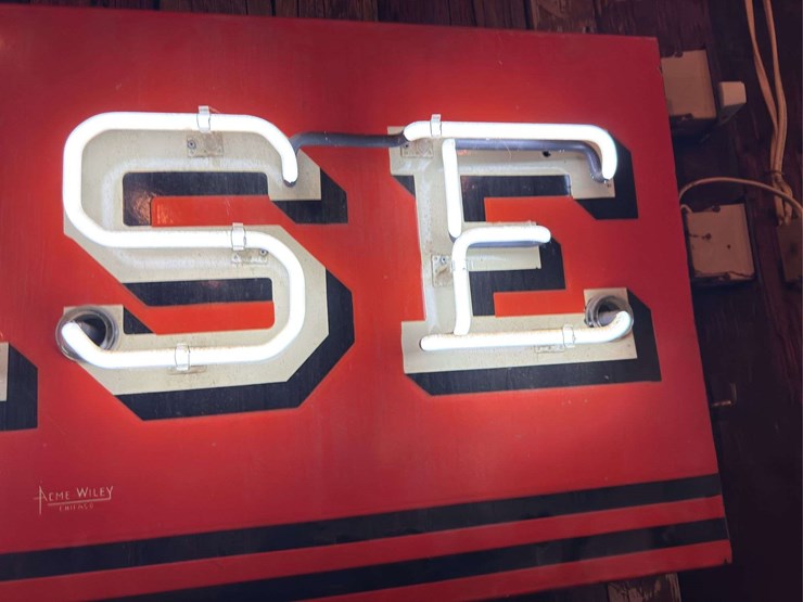case-neon-image-6