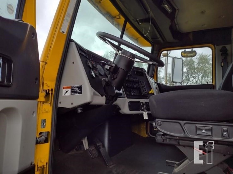 2016-western-star-4700-image-14