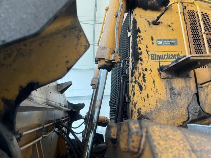 2017-caterpillar-d11t-image-57