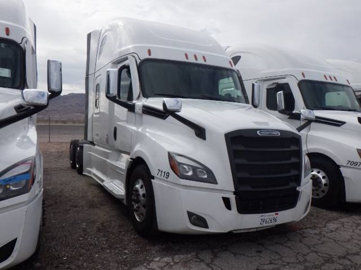 2024-freightliner-cascadia-126-image-2