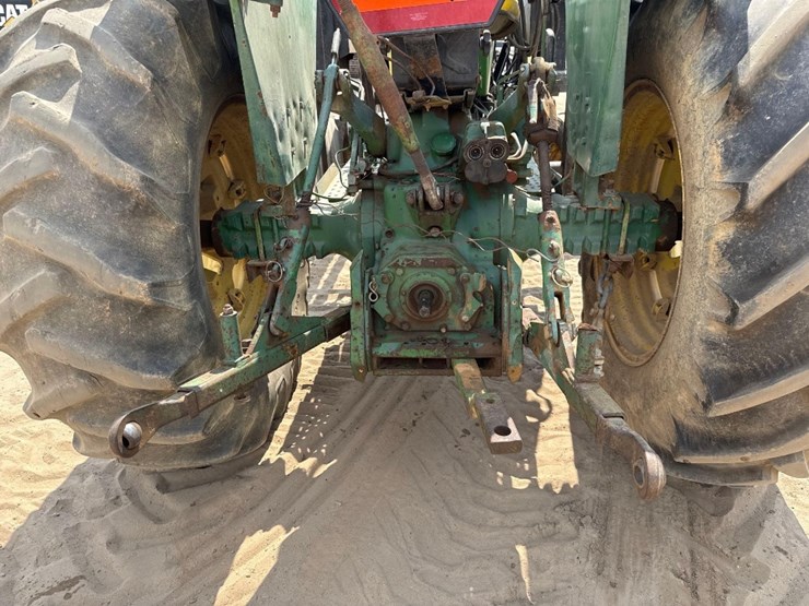 john-deere-2350-image-13