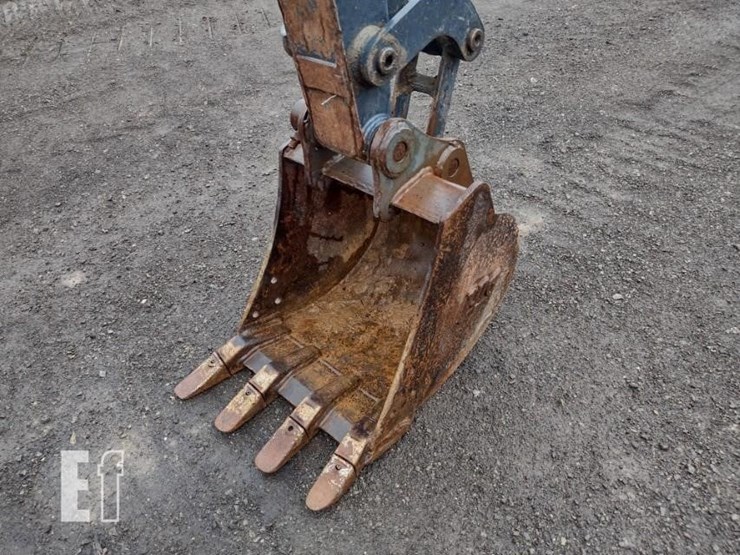 2022-deere-26g-image-18