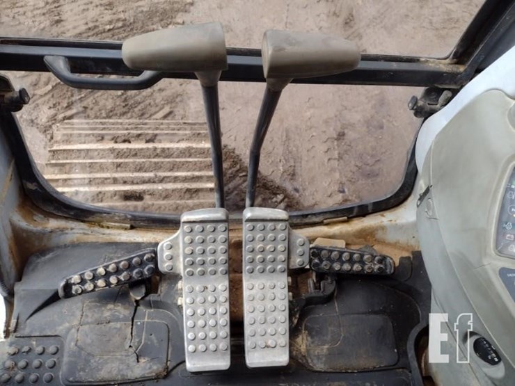 deere-120-image-7