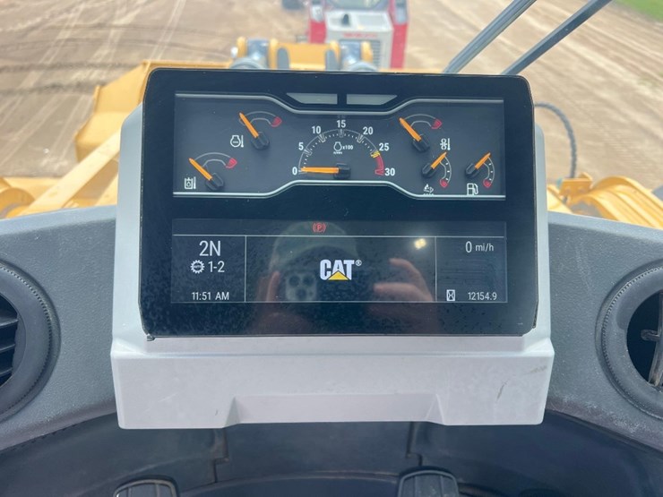2022-caterpillar-980-image-35