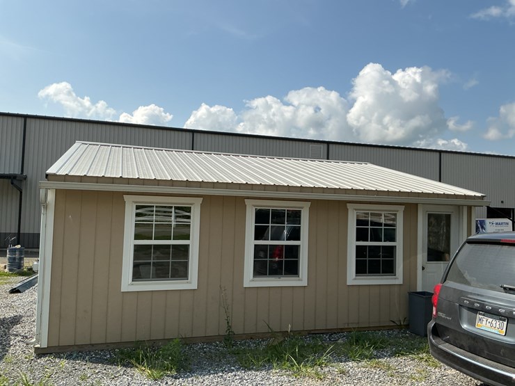 #200-•-lunchroom-building-image-1