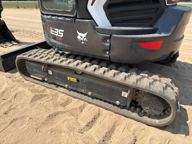 2023-bobcat-e35-image-9