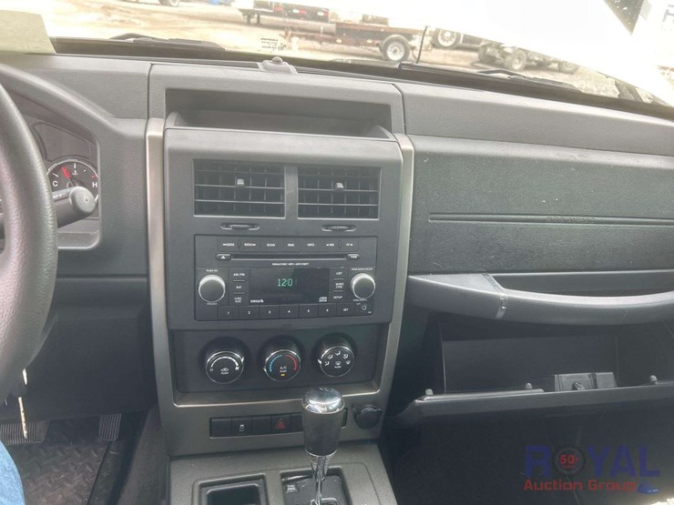 2012-jeep-liberty-image-15