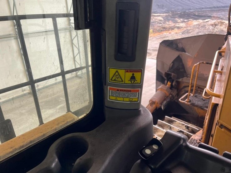 2017-caterpillar-d11t-image-39