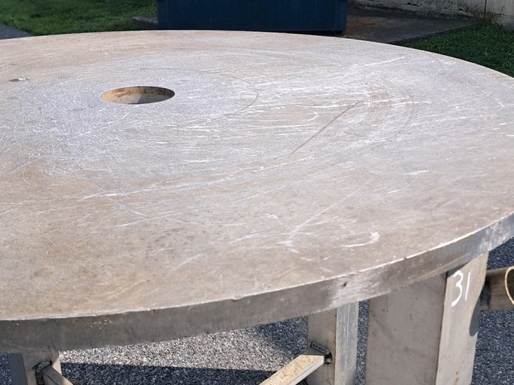 #179-•-55"×55"×39"-aluminum-table-image-7
